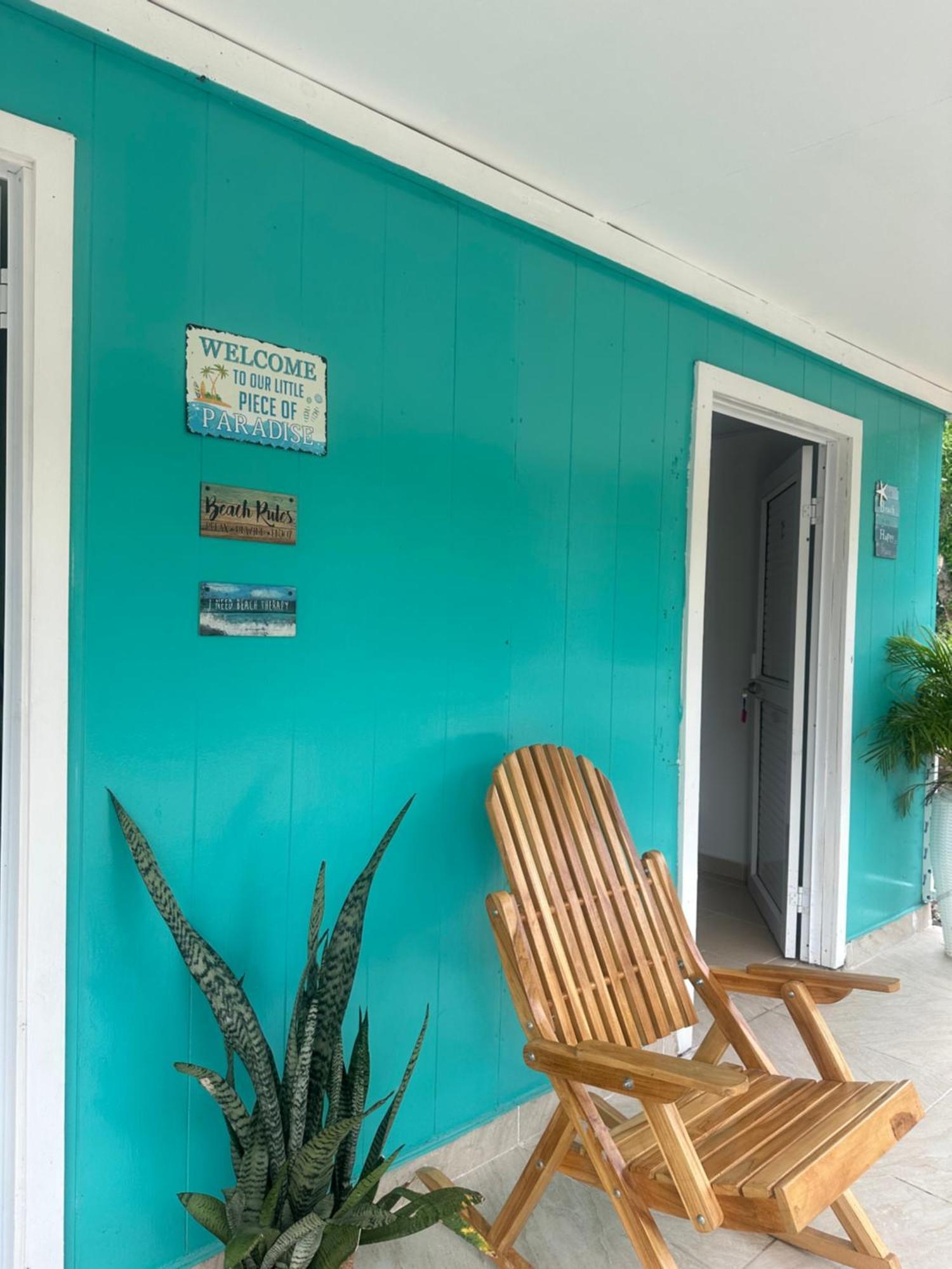Leonor'S Guest House South West Bay Exterior photo