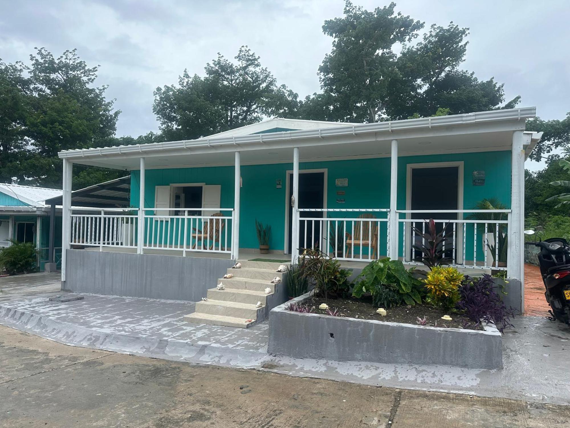 Leonor'S Guest House South West Bay Exterior photo